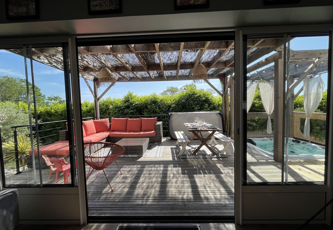Maison à La Milesse - Entre Pins et Oliviers - jacuzzi - pétanque